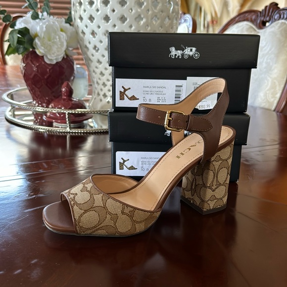 COACH Women Shoes
Khaki Sig C/Saddle
Marla Sandal In Signature new size 7/5. #16 - Picture 1 of 10